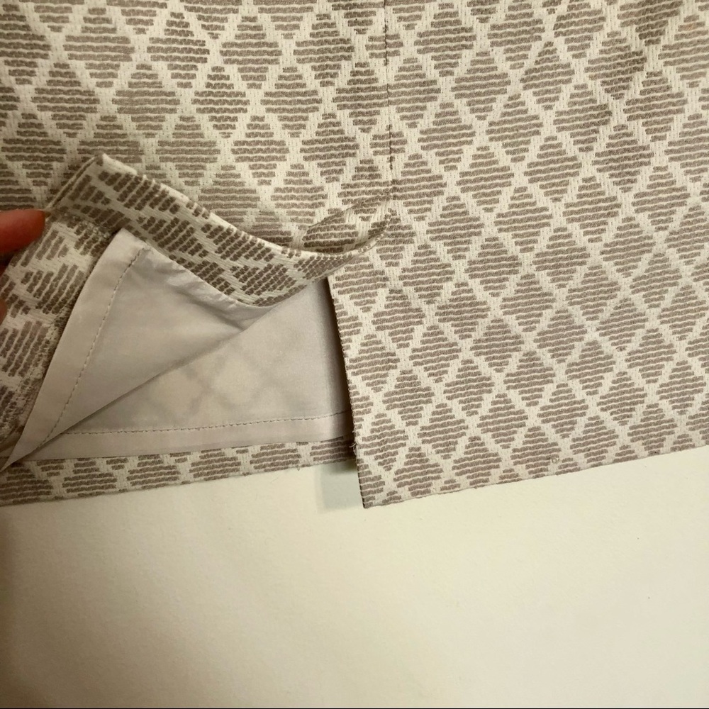 Banana Republic Pattern, Lined Skirt Size 8 - EUC - Picture 3 of 5